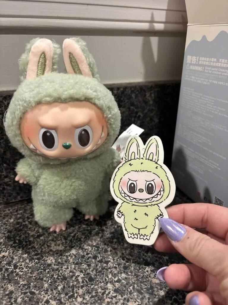 【正規品】LABUBU Exciting Macaron THE MONSTERS - Tasty Macarons Vinyl Face Blind Box | Blind